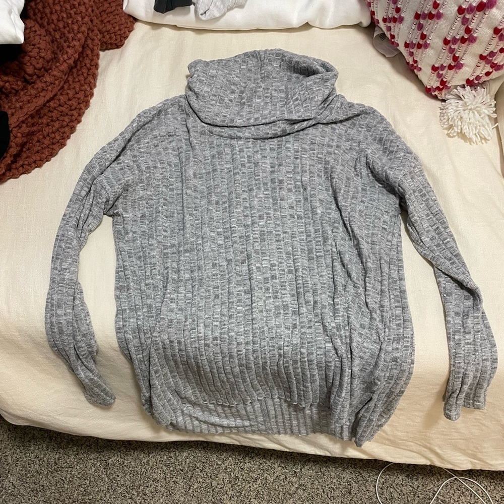Turtleneck ribbed sweater